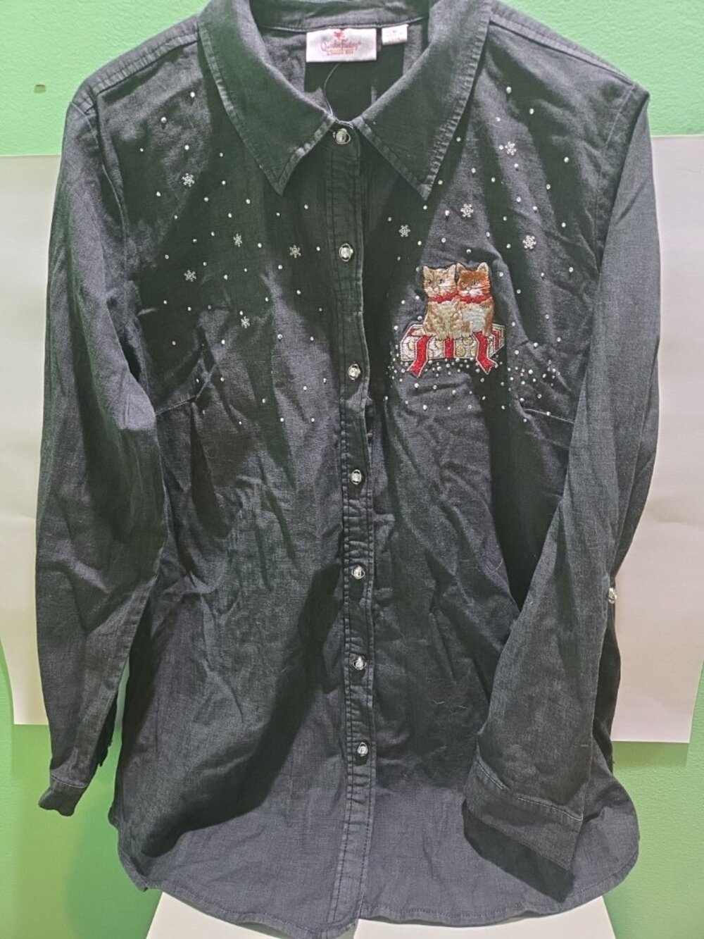 Womens Quacker Factory Blouse Medium Dark Gray Cat Presents Holiday Christmas